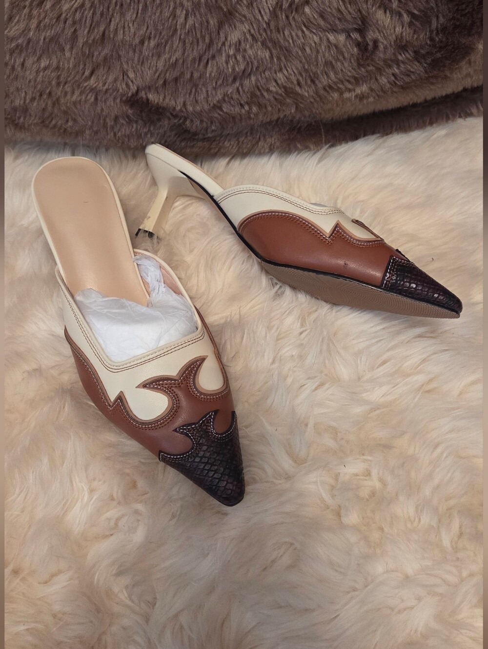 Women’s Two-Tone Pointed Toe Mule Kitten Heels- Cream & Brown Size 6 NEW